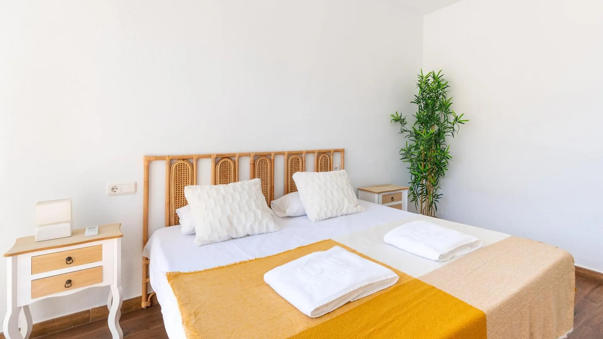 Apartment Wintowinrentals - Chalet En Primera Linea De Playa La Cala Del Moral Spain