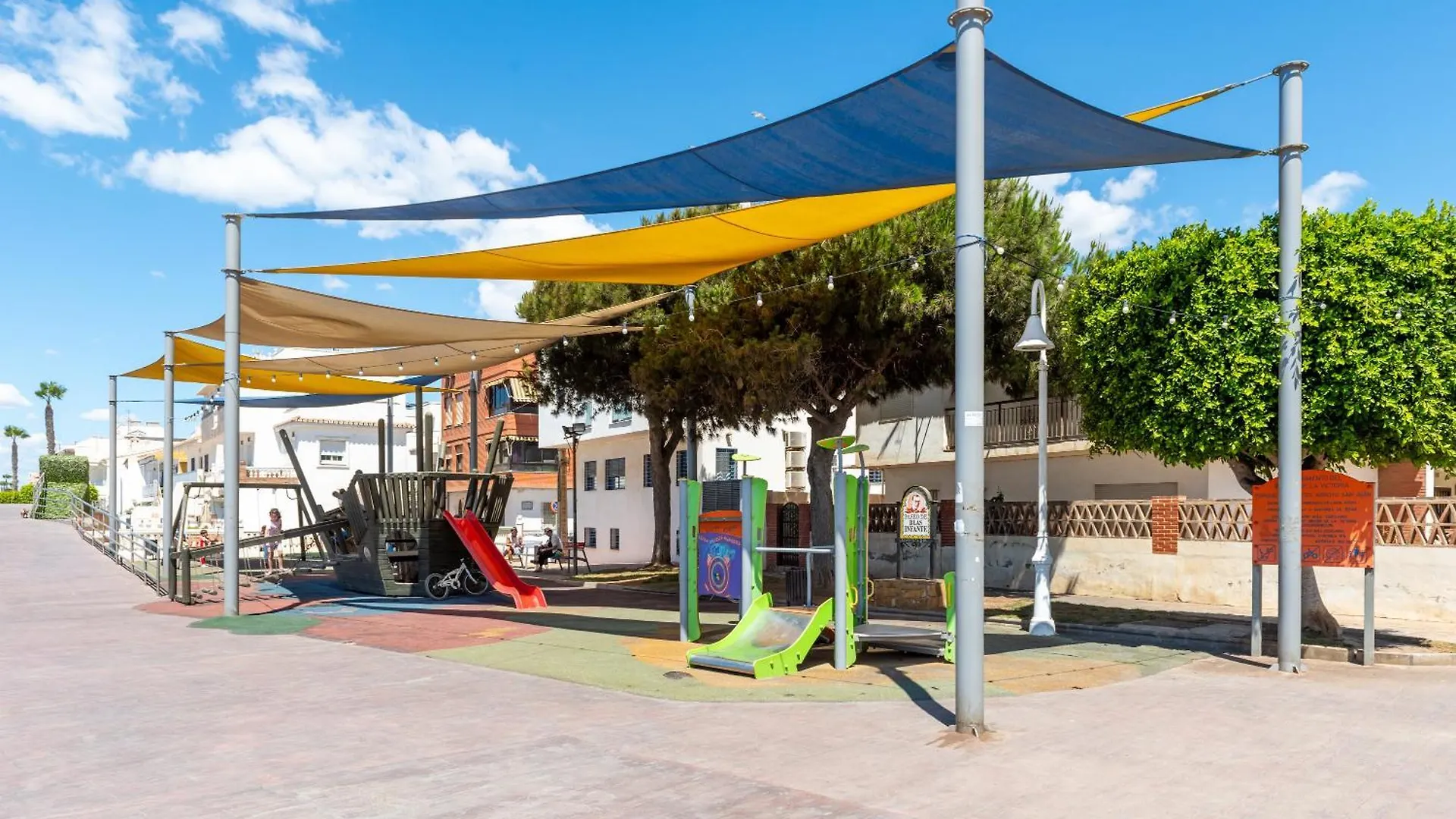 Wintowinrentals - Chalet En Primera Linea De Playa La Cala Del Moral 0*,  Spain